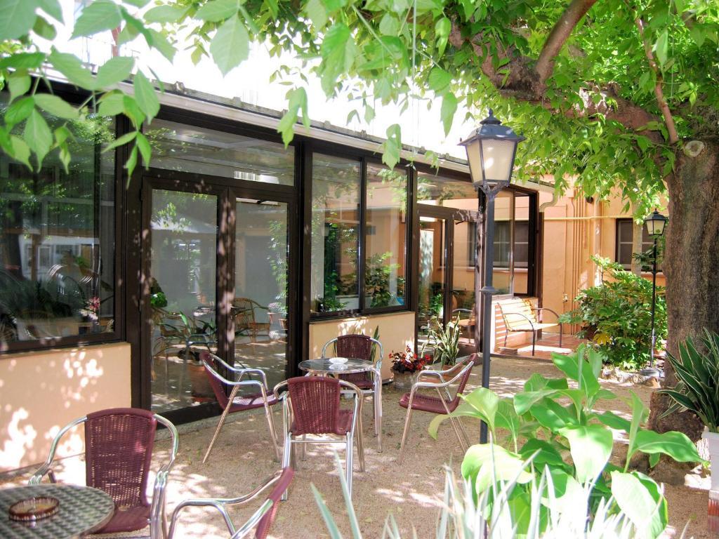 Hostal Fabrellas Caldes de Malavella Exterior foto