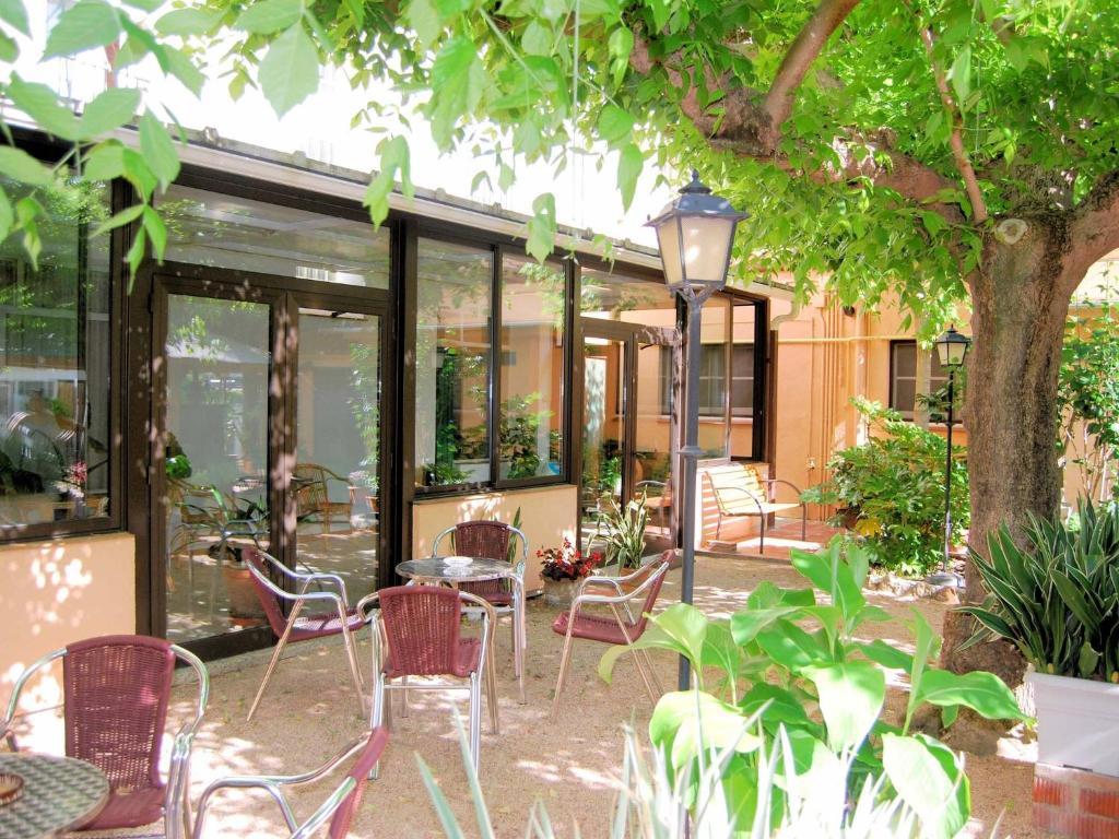 Hostal Fabrellas Caldes de Malavella Exterior foto