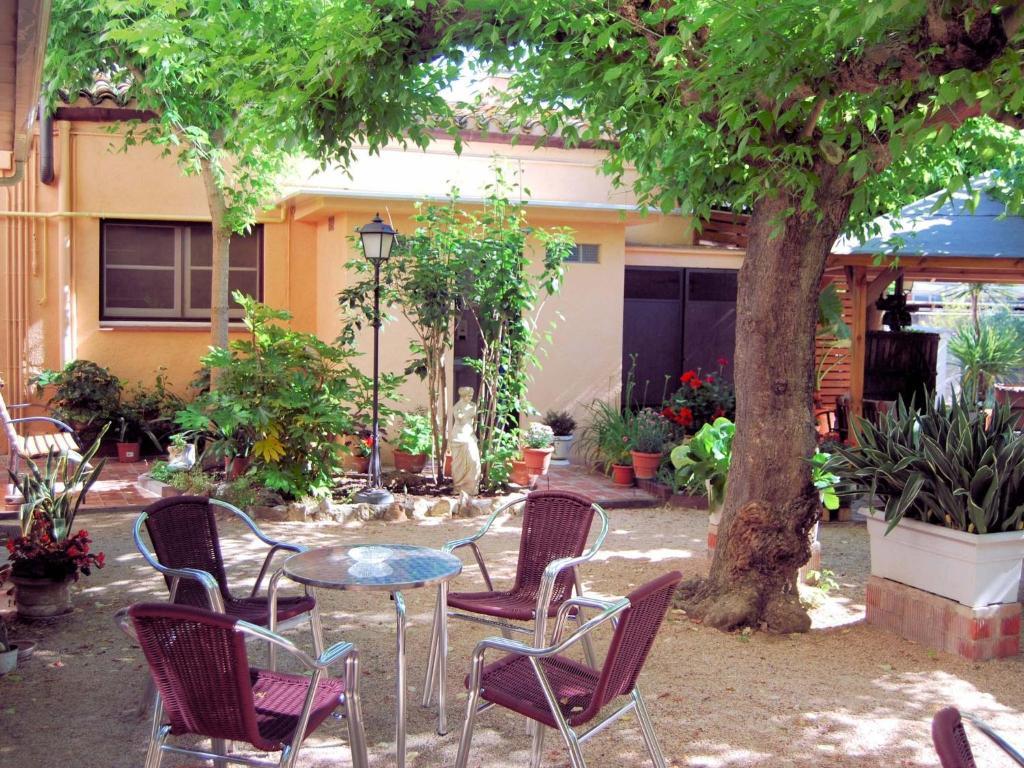Hostal Fabrellas Caldes de Malavella Exterior foto