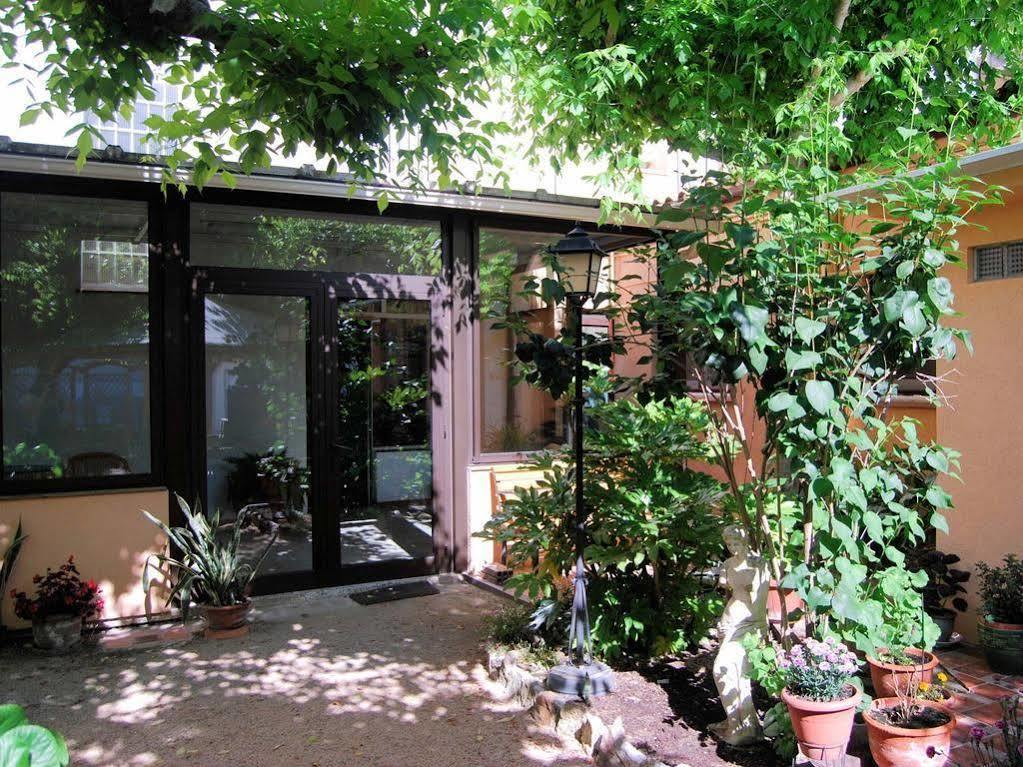 Hostal Fabrellas Caldes de Malavella Exterior foto