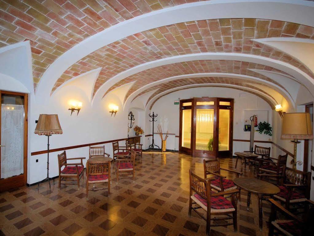 Hostal Fabrellas Caldes de Malavella Exterior foto